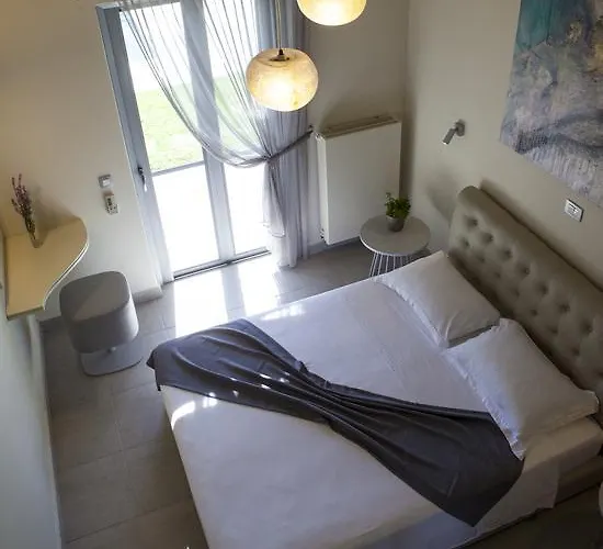 Lefteris Villa *